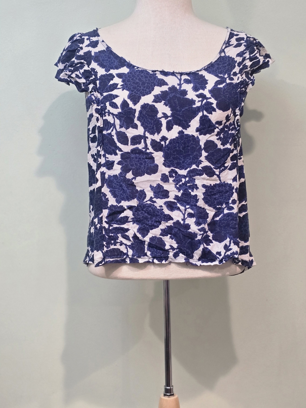 Lucky Brand Blue and White Floral Scoop Neck Top